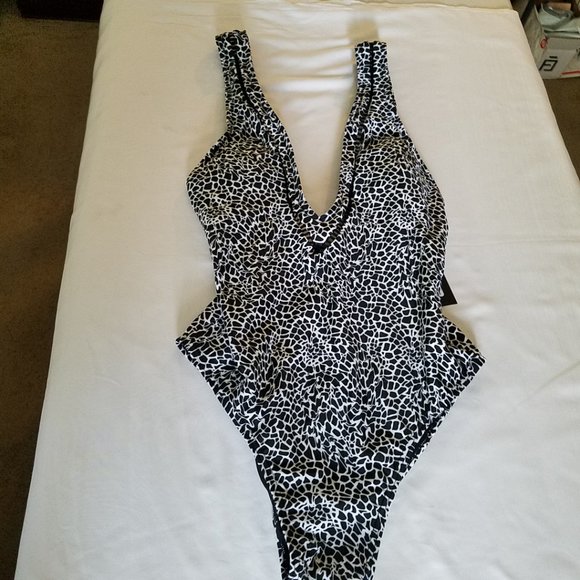 🩱Frederick's of Hollywood One Piece Bathing Suit - NWT🩱 - Picture 2 of 9
